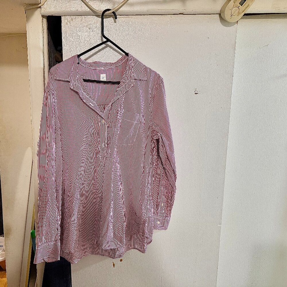 Women's GAP Button-down Red/White Striped Shirt - size XL